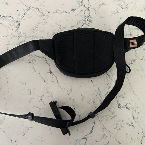 🤎 ♥️ 🖤 Burberry Black Bum Bag / Belt Bag - Picture 3 of 9